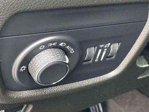 Certified 2021 Jeep Grand Cherokee L Laredo image 30