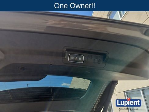 Used 2023 Ford Explorer XLT w/ Equipment Group 202A AWD/4WD image 12