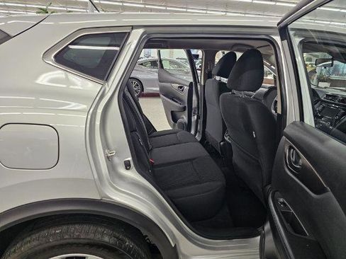 Used 2022 Nissan Rogue Sport S image 33