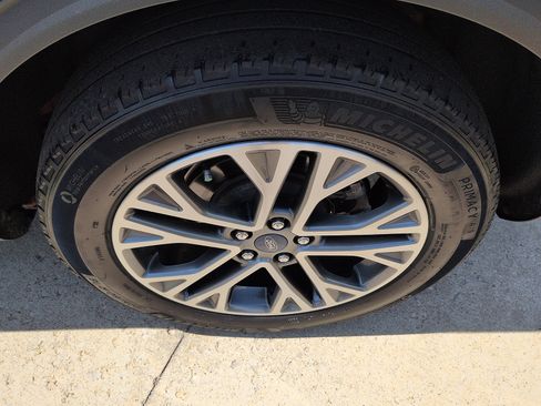 Used 2022 Ford Escape SEL FWD image 10