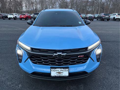 Used 2024 Chevrolet Trax RS w/ Sunroof Package image 3