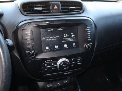 Used 2019 Kia Soul + FWD image 6