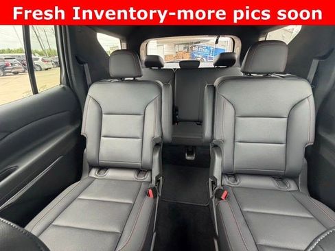 Used 2025 Chevrolet Traverse Z71 w/ Driver Confidence Package AWD/4WD image 9