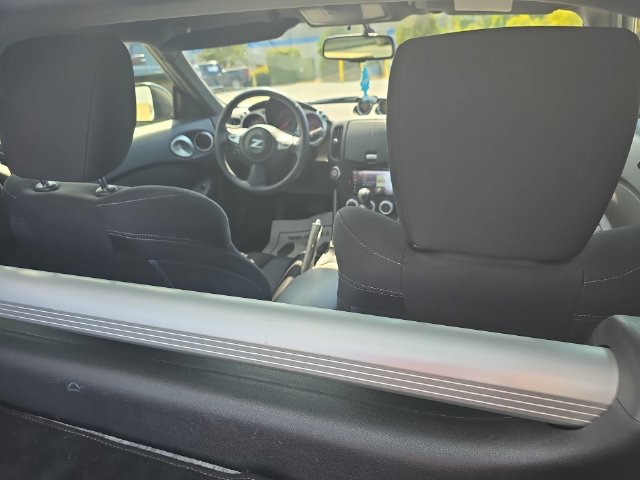 Used 2020 Nissan 370Z Coupe RWD image 12