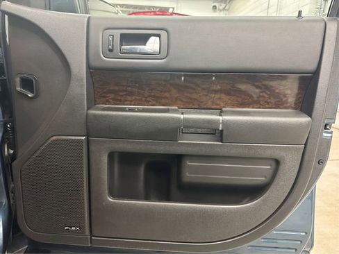 Used 2019 Ford Flex Limited image 25
