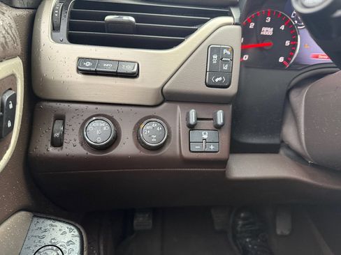 Used 2015 GMC Yukon XL Denali w/ Touring Package AWD/4WD image 18