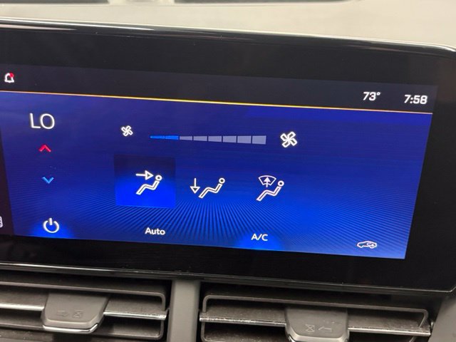 Used 2025 Chevrolet Trax LT w/ Driver Confidence Package FWD image 29