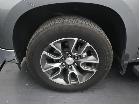Used 2025 Chevrolet Silverado 1500 LT RWD image 9