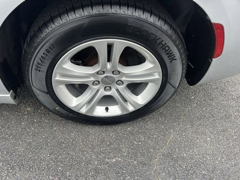 Used 2019 Dodge Charger SXT image 24