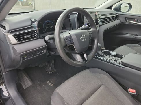 Used 2025 Toyota Camry LE FWD image 21