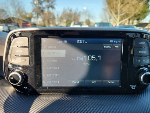 Used 2019 Hyundai Tucson SE image 12