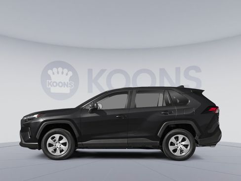Used 2023 Toyota RAV4 LE AWD/4WD image 4