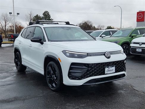 New 2026 Volkswagen Tiguan SE R-Line image 1