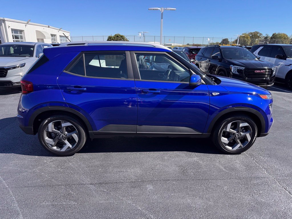 Used 2024 Hyundai Venue SEL FWD image 6