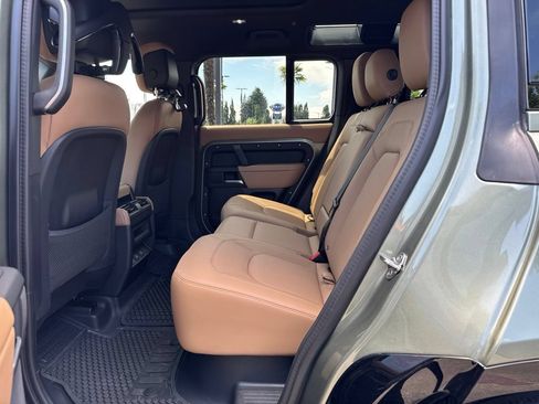 Certified 2025 Land Rover Defender 110 X-Dynamic SE AWD/4WD image 5