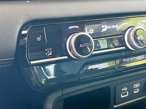 Used 2025 Honda Pilot Touring image 21