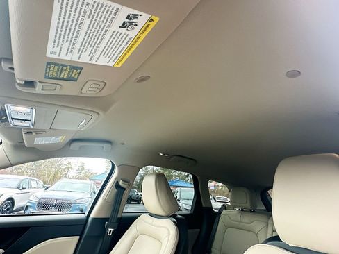 New 2026 Lincoln Corsair Premiere image 11