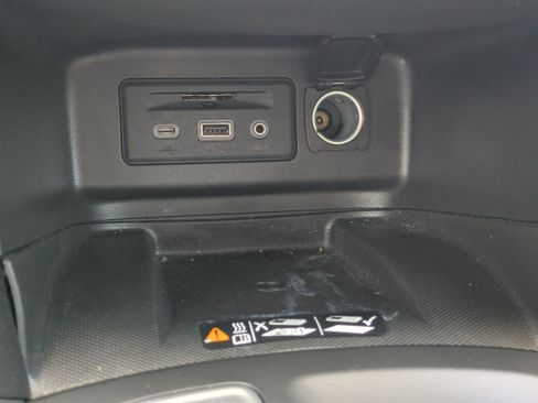 Used 2021 Chevrolet Equinox Premier image 26