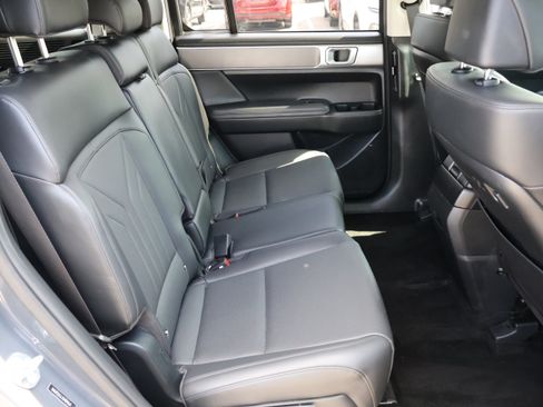 Used 2025 Hyundai Santa Fe SEL AWD/4WD image 12