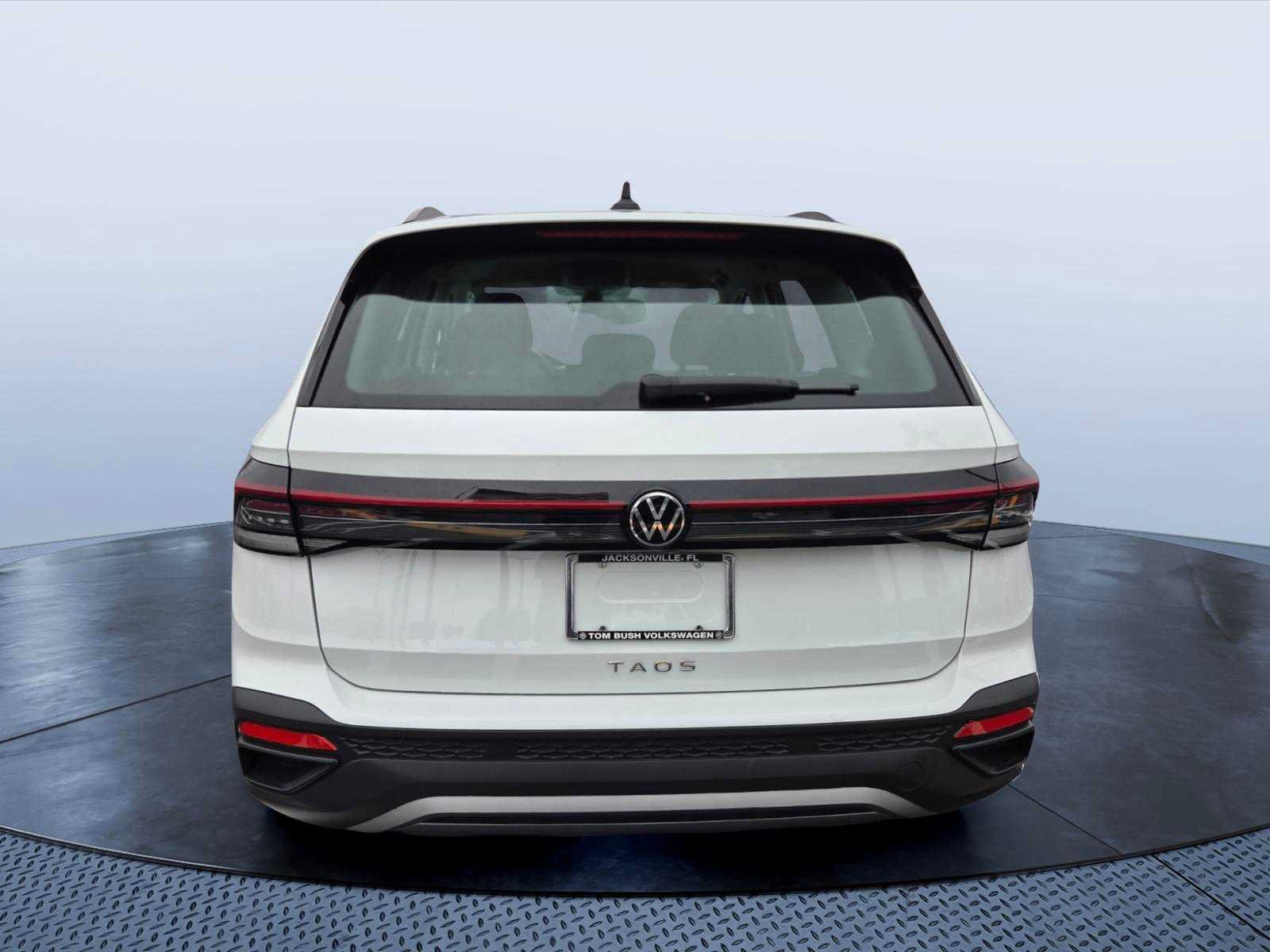 Used 2026 Volkswagen Taos S FWD image 4