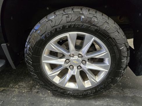 Used 2019 Chevrolet Silverado 1500 LTZ w/ LTZ Plus Package AWD/4WD image 11