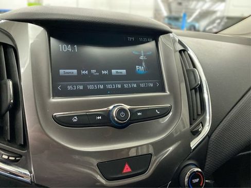 Used 2017 Chevrolet Cruze LT w/ Convenience Package FWD image 29