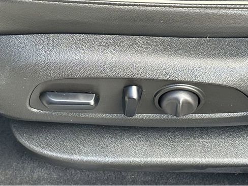 Certified 2023 GMC Acadia Denali image 36