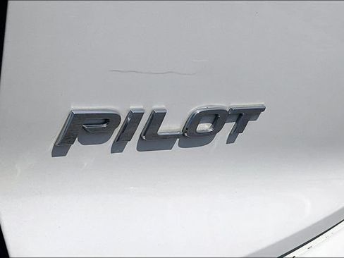 Used 2019 Honda Pilot Touring image 25