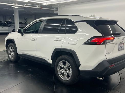 Used 2025 Toyota RAV4 XLE w/ Convenience Package image 4