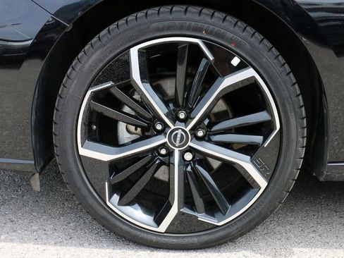Used 2024 Nissan Altima 2.5 SR FWD image 10