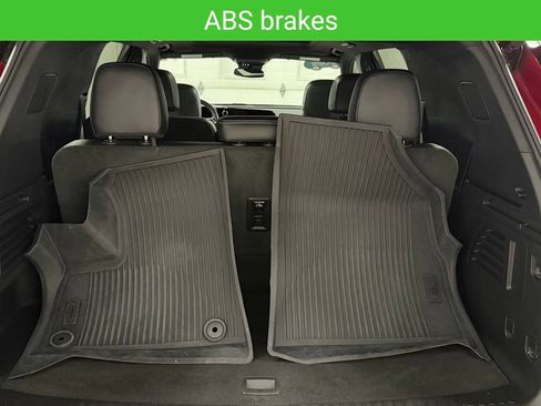 Certified 2025 Chevrolet Traverse LT w/ Sun and Wheel Package AWD/4WD image 16