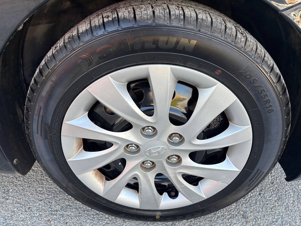 Used 2012 Hyundai Elantra GLS FWD image 14