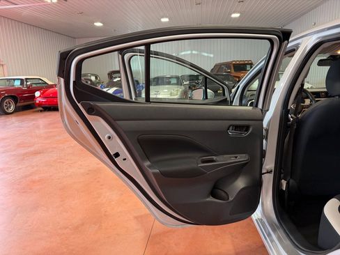 Used 2021 Nissan Versa SV image 15