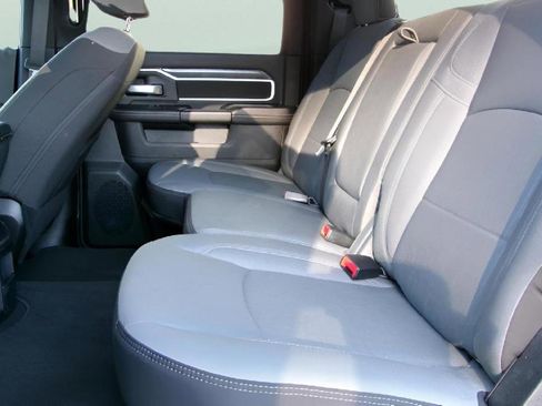 Used 2024 RAM 2500 Big Horn w/ Bed Utility Group image 10