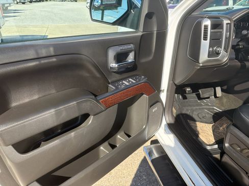 Used 2014 GMC Sierra 1500 SLT w/ SLT Crew Cab Value Package image 17