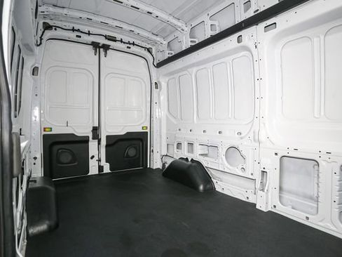 Used 2024 Ford Transit 250 148 High Roof RWD image 18