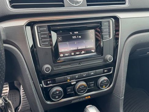 Used 2016 Volkswagen Passat 1.8T R-Line image 24