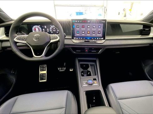 New 2026 Volkswagen Tiguan SE R-Line image 6