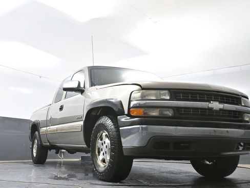 Used 2001 Chevrolet Silverado 1500 LS w/ Firm Ride Suspension Pkg AWD/4WD image 25