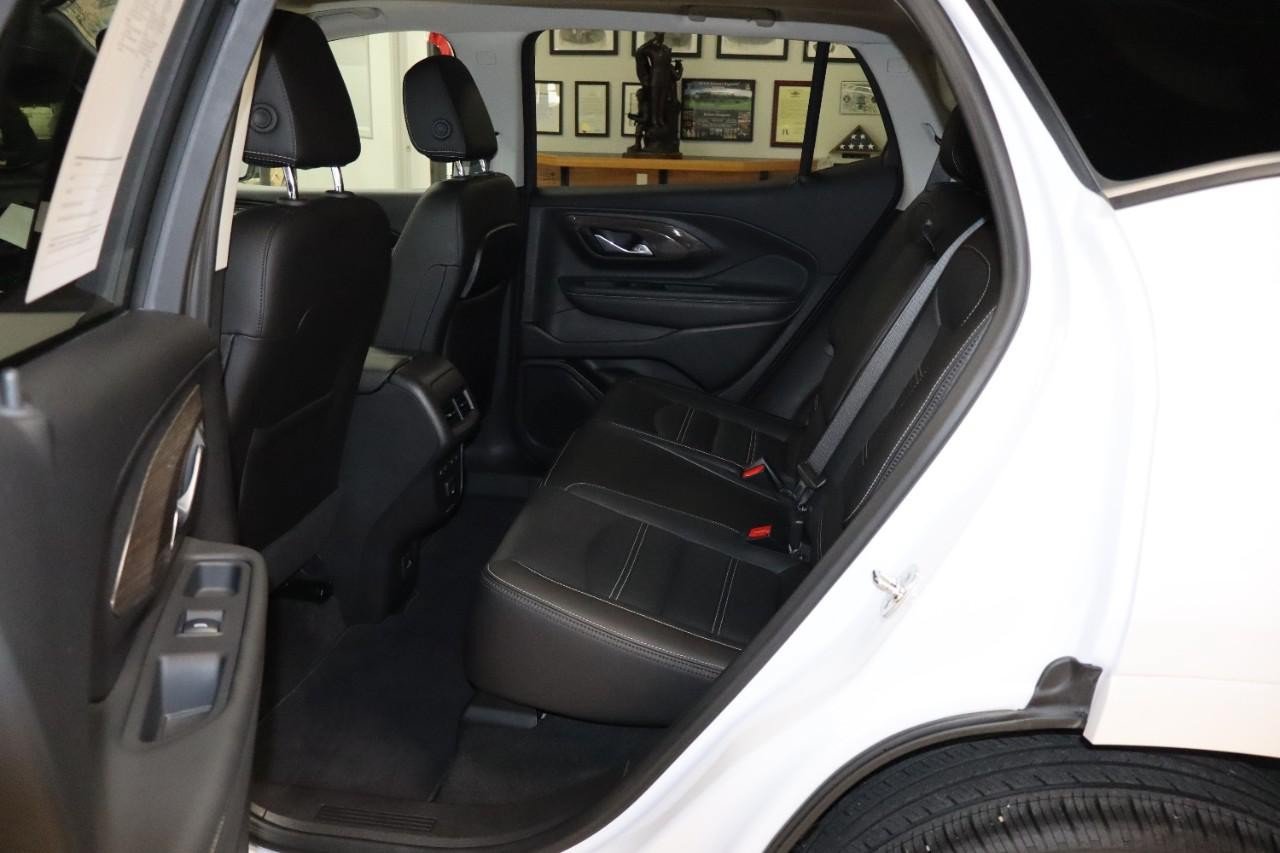 Used 2024 GMC Terrain Denali w/ Denali Premium Package AWD/4WD image 30