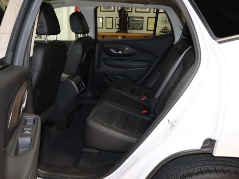 Used 2024 GMC Terrain Denali w/ Denali Premium Package AWD/4WD image 30