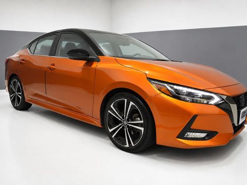 Used 2023 Nissan Sentra SR w/ SR Premium Package FWD image 7