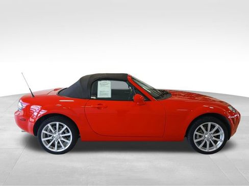 Used 2007 MAZDA MX-5 Miata Touring RWD image 6