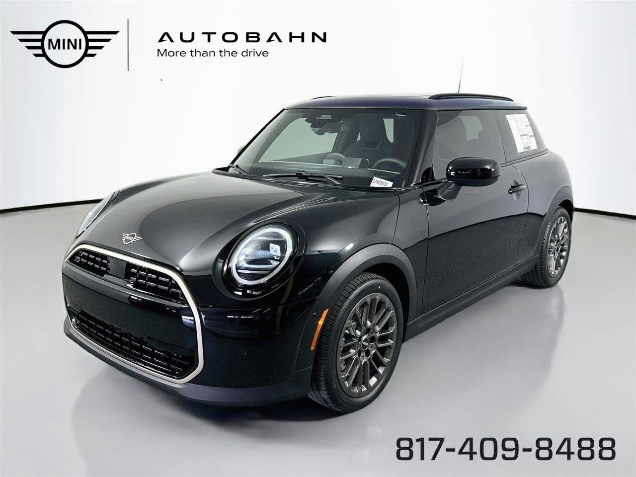 Used 2025 MINI Cooper 2-Door Hardtop FWD image 1