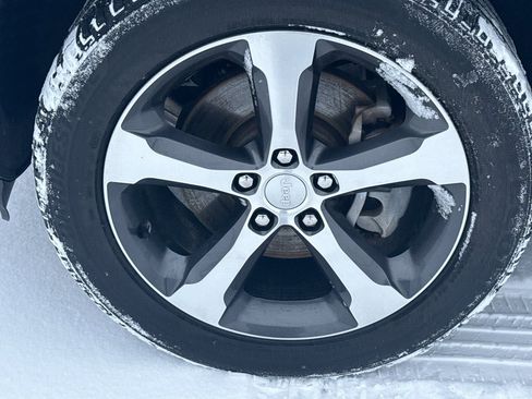 Used 2023 Jeep Grand Cherokee L Limited image 9