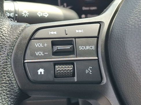 Used 2023 Honda HR-V LX image 21