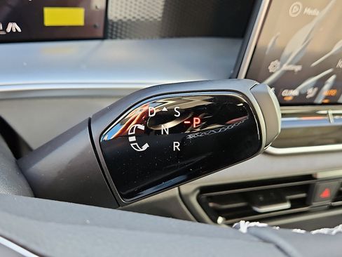 New 2026 Volkswagen Tiguan SE image 21