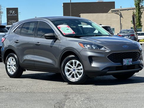 Used 2022 Ford Escape SE AWD/4WD image 2