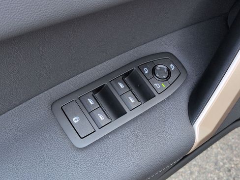 Used 2026 BMW iX xDrive45 image 15