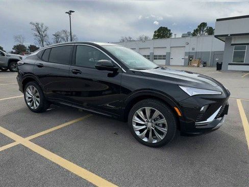 New 2026 Buick Envista Avenir image 2